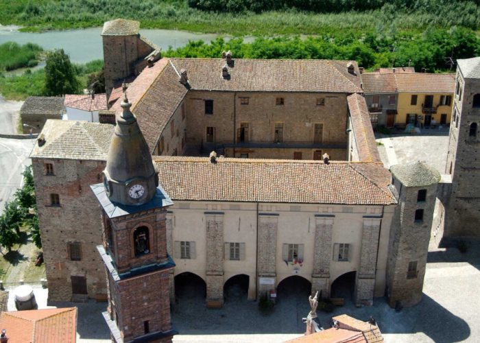 apertvb_monastero_castel