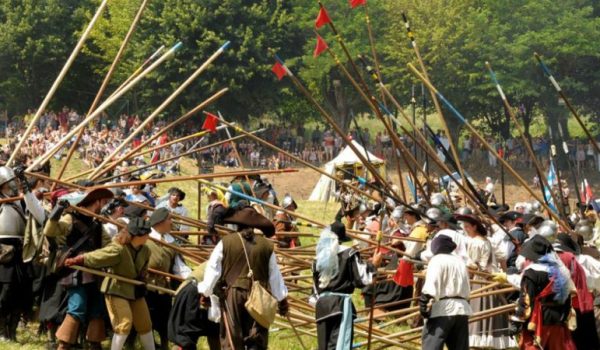 assedio-di-canelli-sotto-tonobrvisitatori-in-calo-la-festa-e-suggestiva-56e6832484d3f1-800x450
