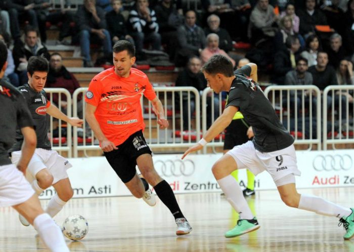 Asti Calcio a 5, vittoria in scioltezzaIl sindaco premia i campioni d'Europa
