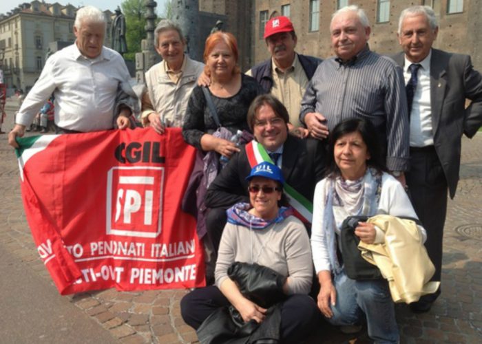 Astigiani allo sciopero di Torino«Basta con questi tagli allo stato sociale»
