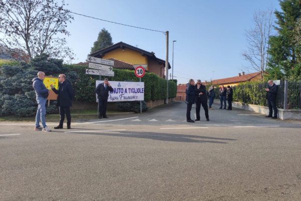 attesa per l'arrivo di papa fracesco a tigliole d'asti2