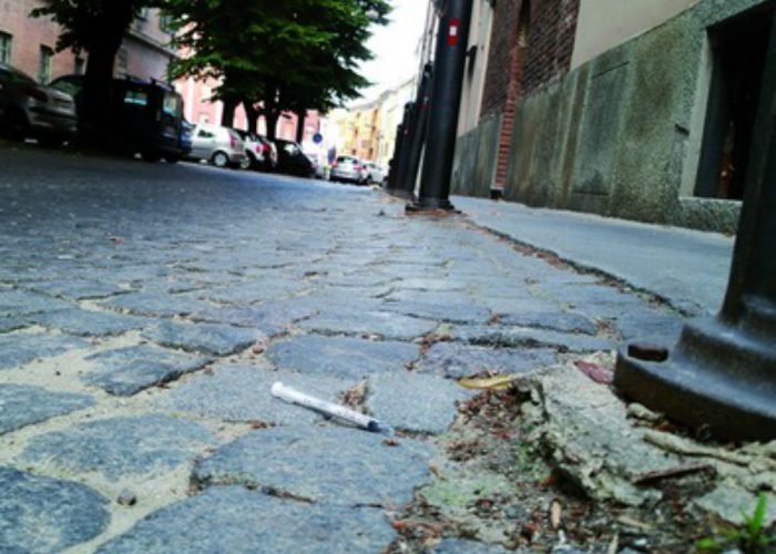 Aumentano i casi di abbandonodi siringhe tra le vie del centro