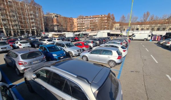 auto parcheggiate piazza del palio