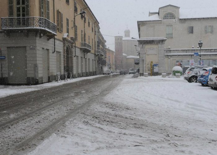 Automobile e camion fuori strada a Coazzolo e Dusino San Michele