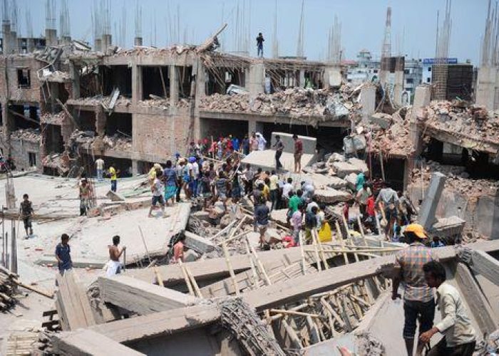 Bangladesh/ Crolla edificio a Dacca, almeno 82 morti