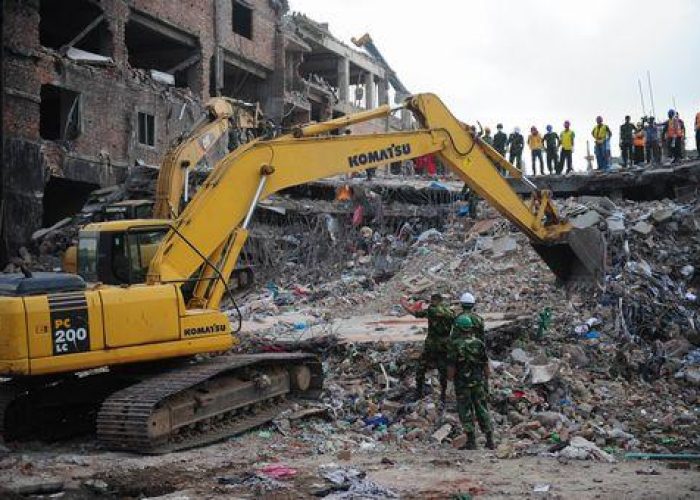 Bangladesh/ Oltre 500 i morti per crollo edificio a Dacca