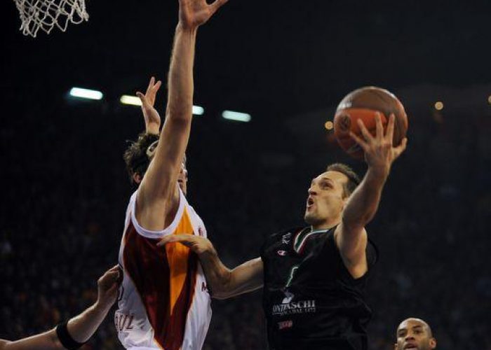 Basket/ Eurolega: Siena corsara, Cantù al tappeto