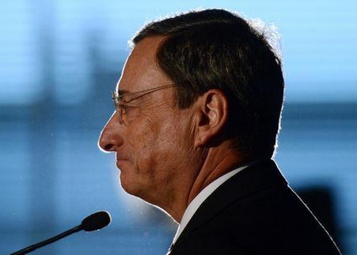 Bce/ Draghi lascia intuire taglio tra un mese a stime Pil Ue17