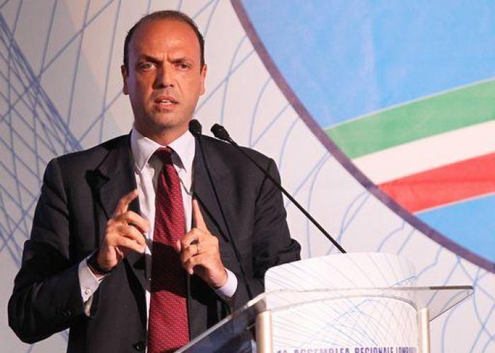 Berlusconi/ Alfano: Ha cambiato domani, ricostruire centrodestra