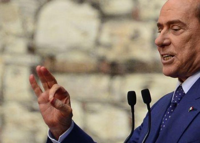 Berlusconi: Mai paragonato a Tortora, figlie potevano tacere