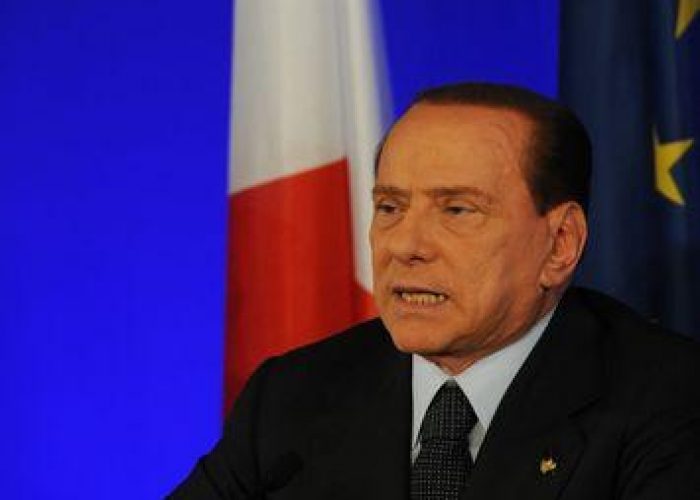 Berlusconi sempre in campo. Bersagli: Magistrati e governo Monti