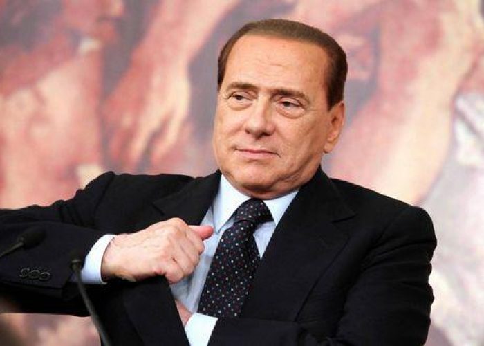 Berlusconi: Siamo a -1,7% da sinistra, ora freccia e sorpasso