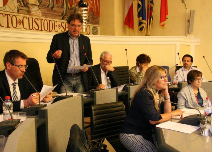 Bilancio 2014 e rifiuti:chi paga, paga per tutti