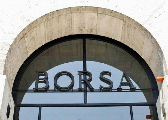 Borsa/ Milano apre in rialzo, Ftse Mib +0,7%