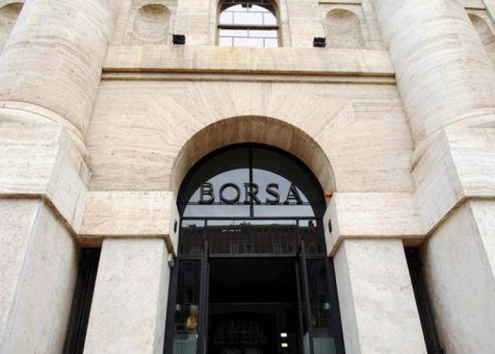 Borsa/ Milano apre in rialzo, Ftse Mib +0,95%