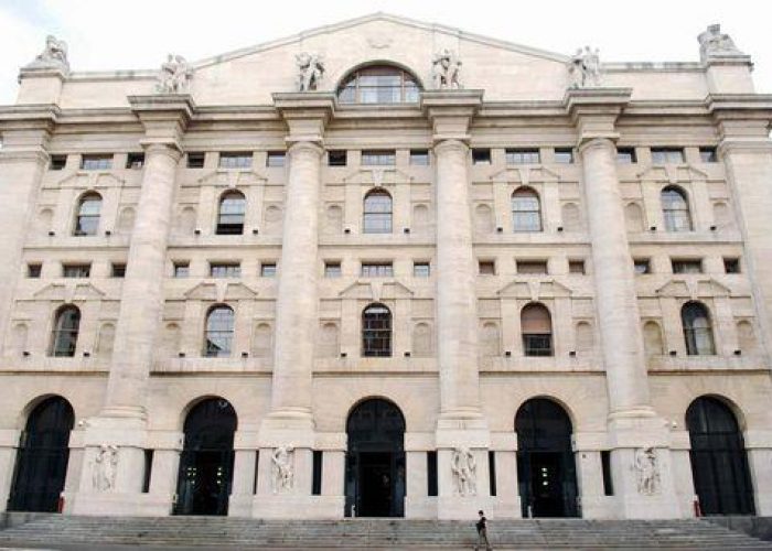 Borsa/ Milano chiude in calo (-0,3%), Draghi delude i mercati