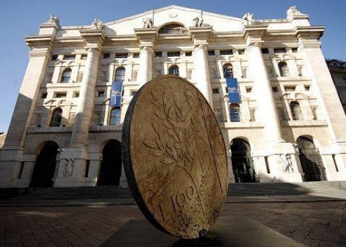 Borsa/ Milano chiude positiva (+0,61%), balza Mps