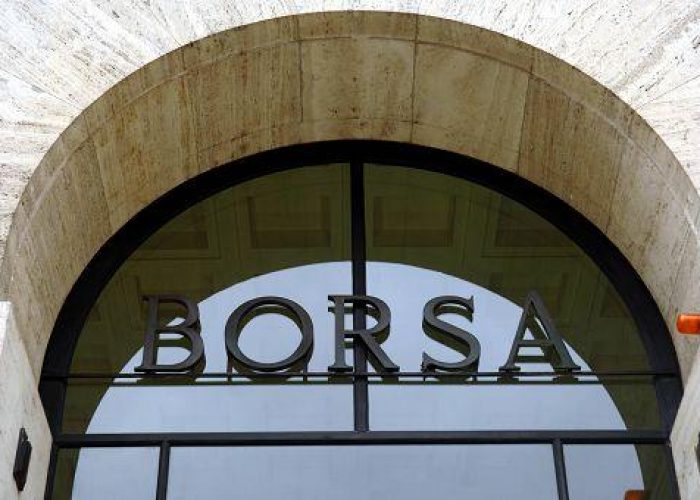 Borsa/ Milano in altalena, torna a salire, Ftse Mib +0,61%