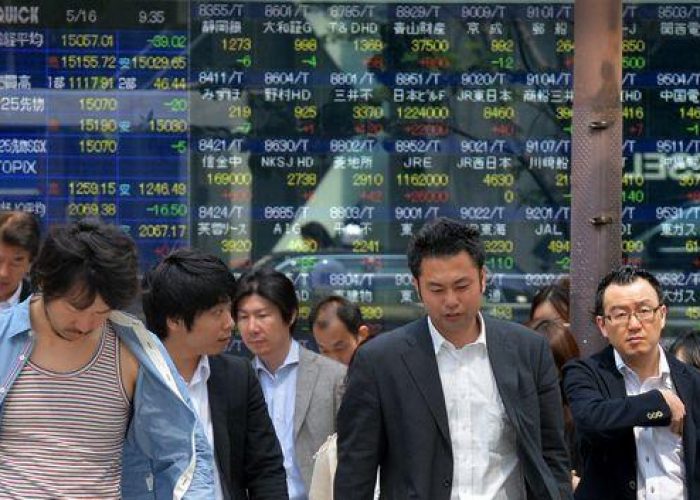 Borsa/ Tokyo crolla, chiude a -7,32%