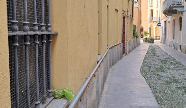 cacca via bonzanigo