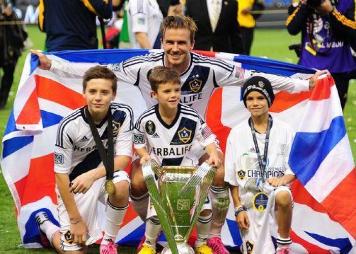 Calcio/ Dall'Inghilterra: David Beckham annuncia il ritiro