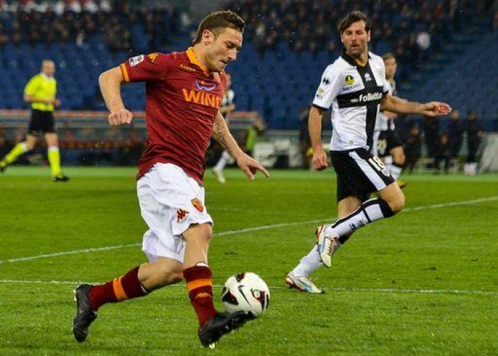 Calcio/ Roma-Totti, si discute il rinnovo di contratto