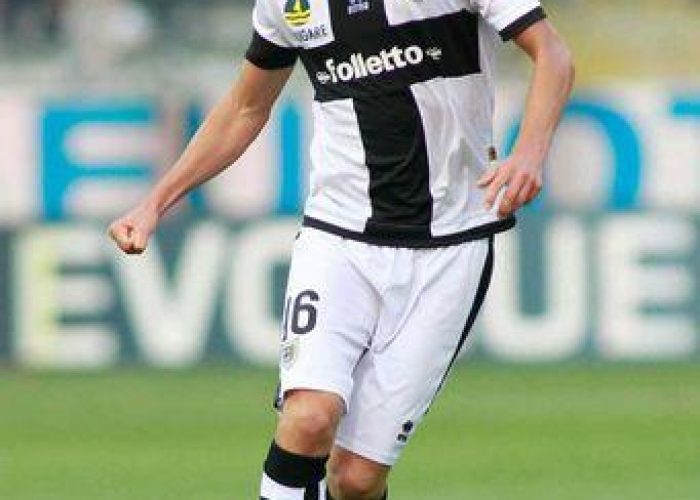 Calcio/ Serie A: Parma e Genoa, avanti adagio 0-0