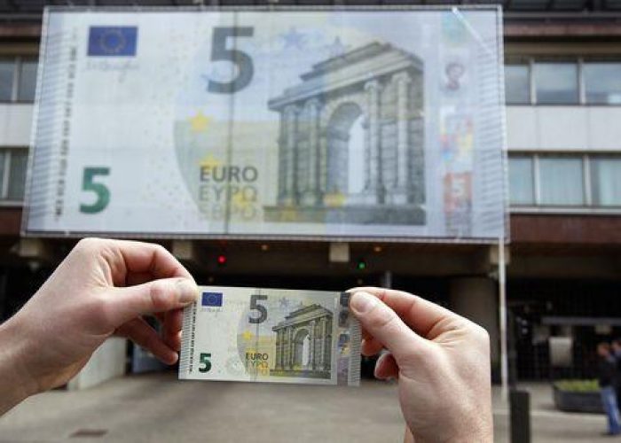 Cambi/ Euro in rialzo sul dollaro sopra quota 1,30