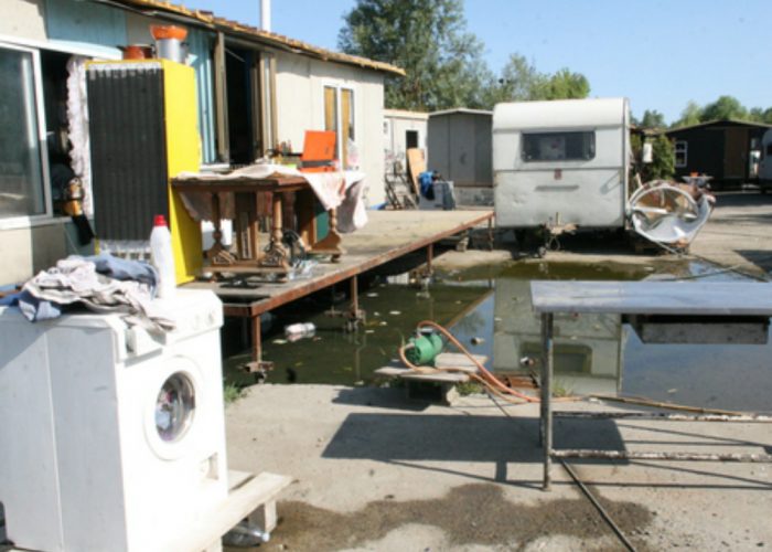 Campi nomadi in debito di 900mila euroNove anni di acqua da pagare