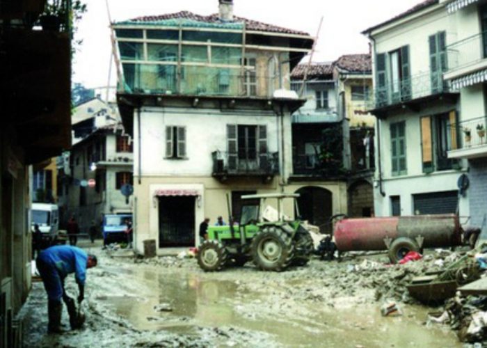 Canelli, sullisola pedonale si trattaE i nomi delle vie ricordano l'alluvione