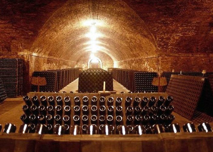 Cantine a ferro e fuocoLe maison del vino aprono le loro porte