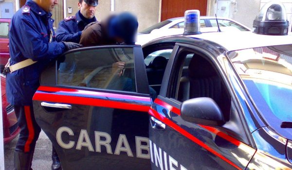 Carabinieri, due arresti per furto aggravato in concorso e ricettazione