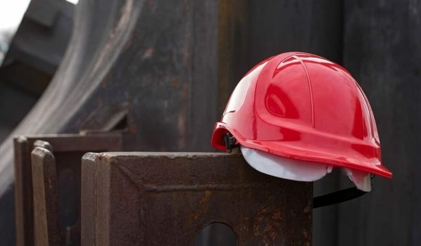 casco protezione sicurezza lavoro metallo costruzioni