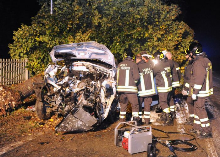 Celebrati oggi i funerali dei due ragazzimorti nell'incidente di Dusino