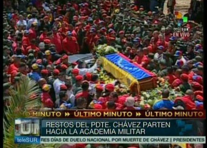 Chavez/ Caracas: corteo funebre nel centro capitale