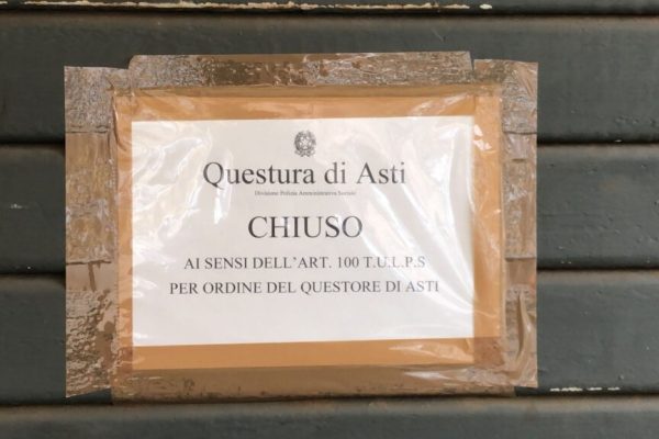 chiusura bar questore di asti