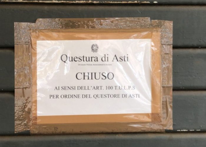 chiusura bar questore di asti