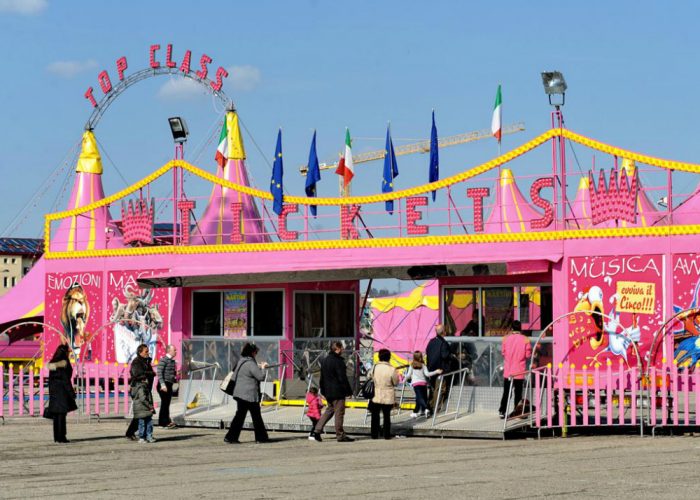 Circo Martini con i comici di Colorado