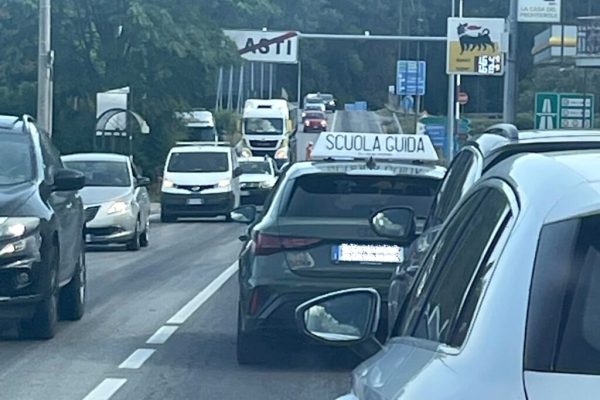 coda corso Savona per cantiere dell'Anas