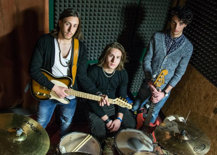 Cominciare con il piede LoudEcco il rock dei Rubin Red