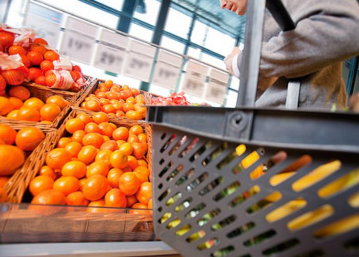 Commercio, volume d'affari in lieve calo