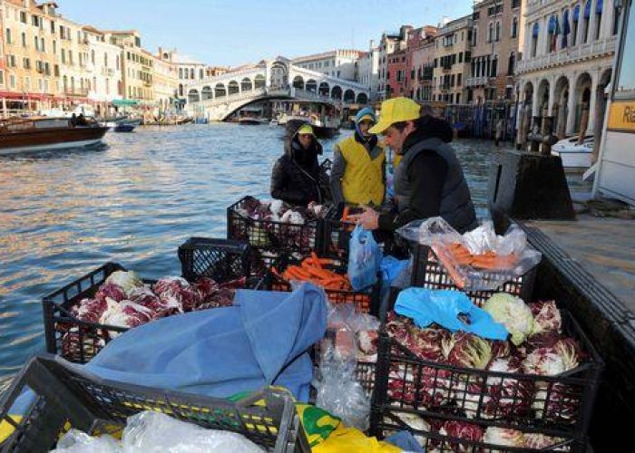 Cooperative/ Nonostante crisi crescono e creano posti lavoro