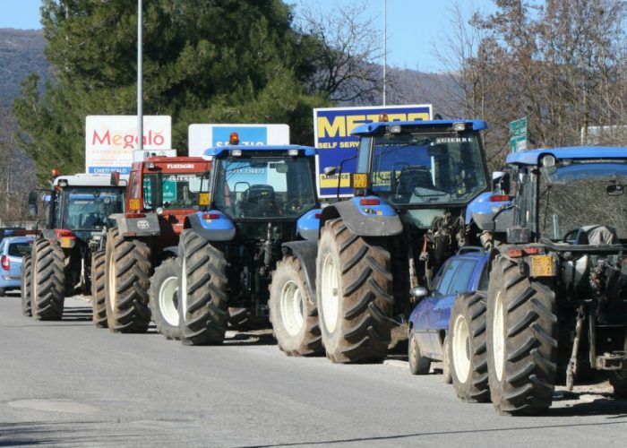 Cosap, mediazione fallita: martedì trattori in piazza