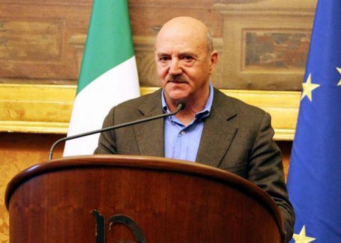 Crisi/ Angeletti:Imprese e sindacati devono agire concordemente
