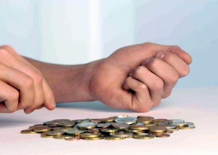 Crisi/ Bankitalia: Si accentua stretta su credito a famiglie