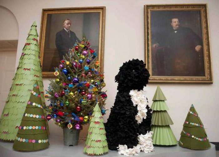 Crisi/ Le famiglie tagliano anche su alberi Natale, acquisti -15%