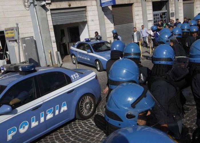 Crisi/ Torino, 2 manifestanti fermati, 1 poliziotto ferito