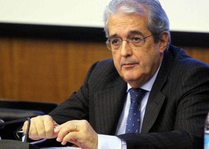 Def/ Saccomanni: Continuare spending review, via gli sprechi