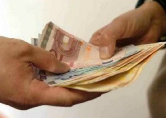 Direttore di banca usuraio riscuoteva il pagamento degli interessi a Vesime