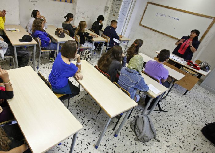 Docenti precari senza stipendio«Decreti ingiuntivi se non si cambia»